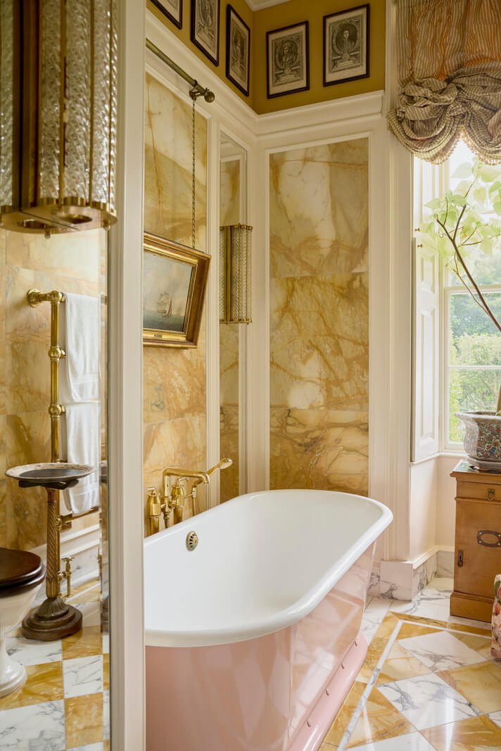 Best of 2025: Bathrooms 11 marble bathroom pink bath