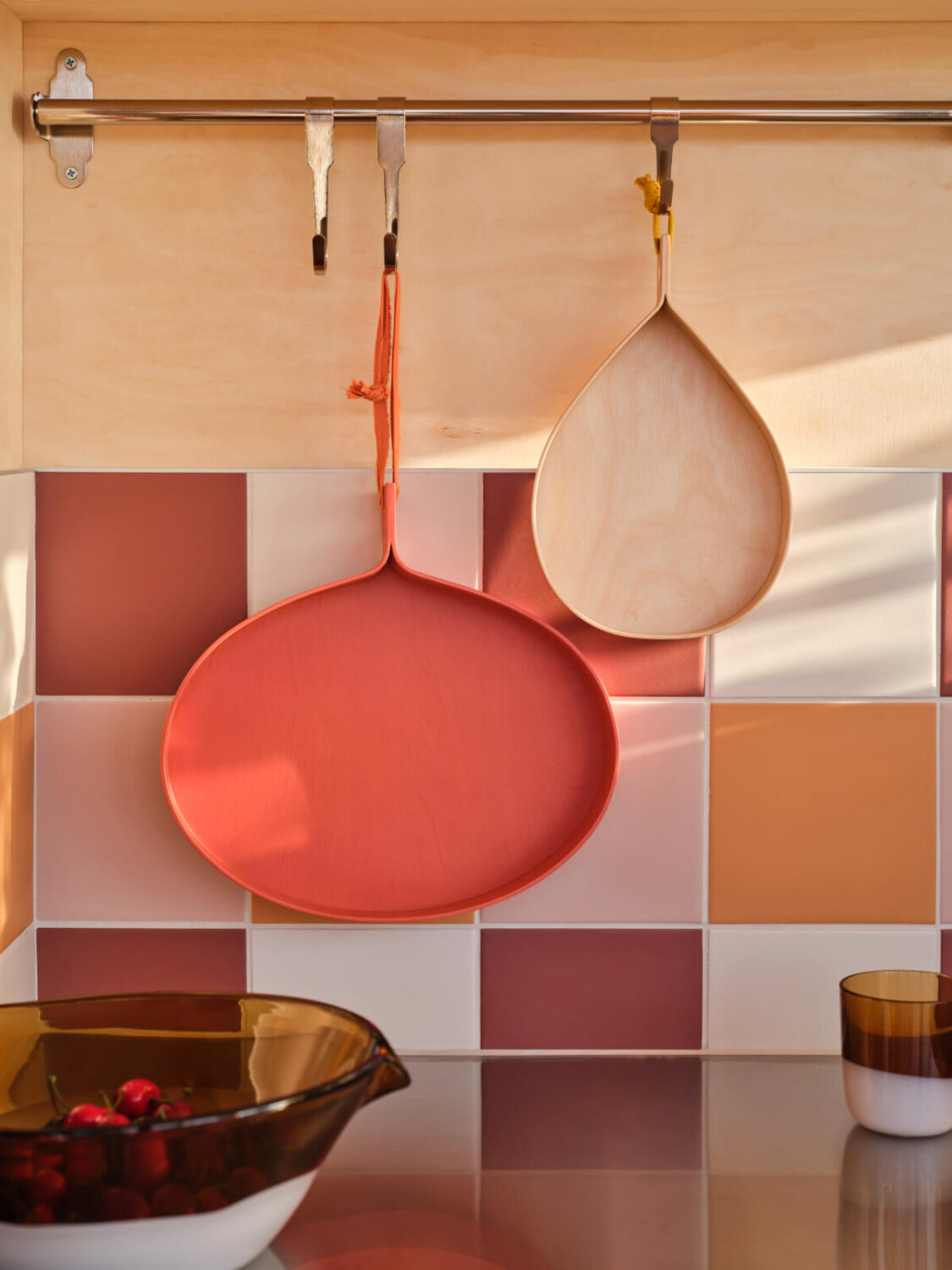 IKEA OMMJÄNGE: A Modern Collection Inspired by Swedish Folklore 5 IKEA_OMMJANGE_bricka_PH203405