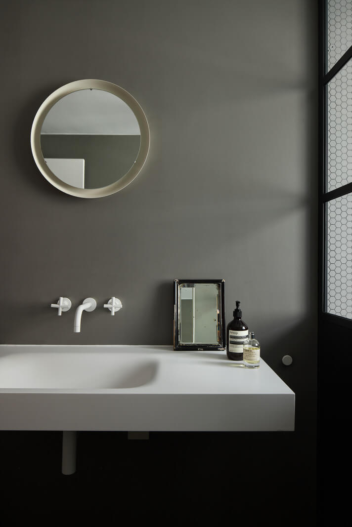 A Black and White Primrose Hill Mews House with a Roof Terrace 21 gray and white bathroo