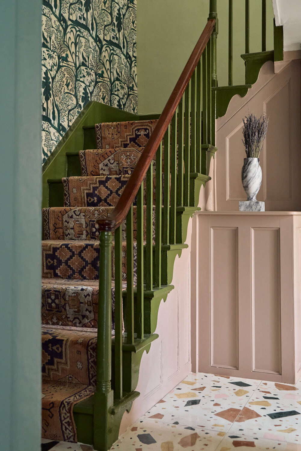 A Colorful Design-Led Georgian House in the Heart of Henley-on-Thames 16 green staircase terrazzo tiles A Colorful Design-Led Georgian House in the Heart of Henley-on-Thames