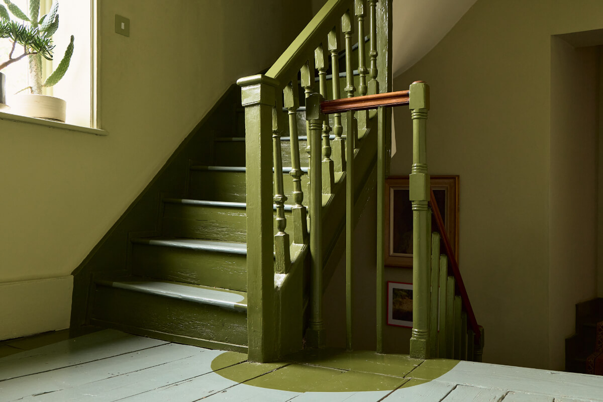 A Colorful Design-Led Georgian House in the Heart of Henley-on-Thames 49 green stairs
