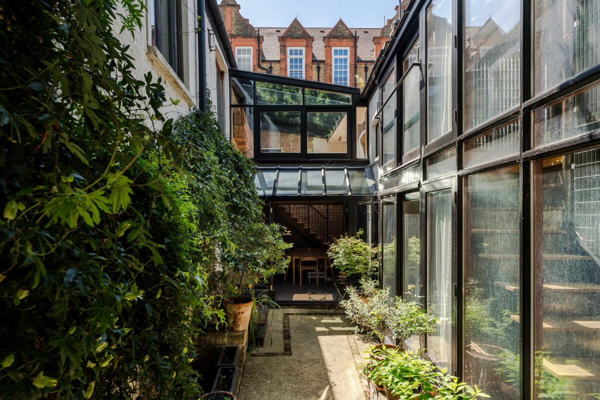 An Industrial Mews House with a Sebastian Cox deVOL Kitchen 13 mews house outdoor space