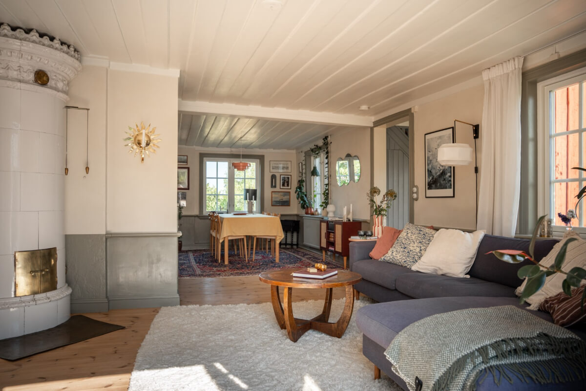 A Charming Historic Country House North of Stockholm 11 open plan living and dining room