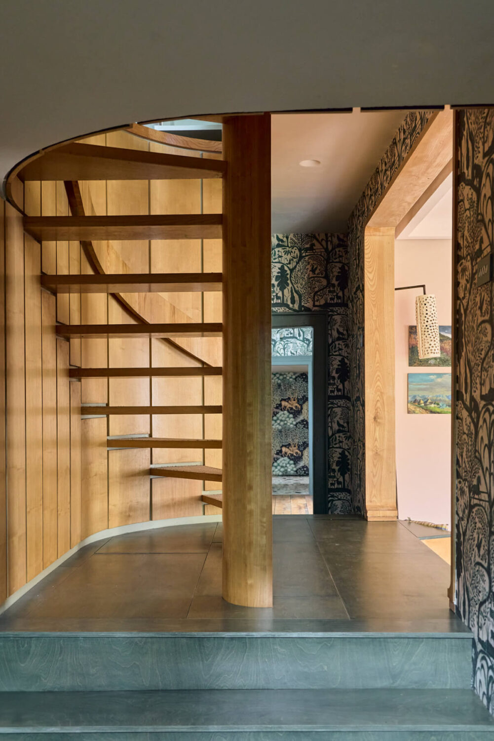 A Colorful Design-Led Georgian House in the Heart of Henley-on-Thames 24 open staircase