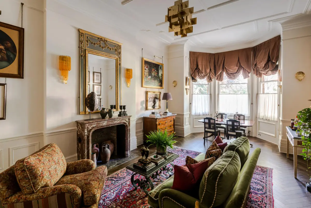 A Mixture of Patterns, Colors, and Materials in a Stunning London Apartment 2 pattern-color-materials-london-apartment-nordroom