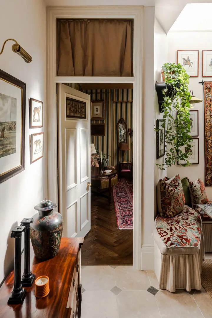 A Mixture of Patterns, Colors, and Materials in a Stunning London Apartment 23 pattern-color-materials-london-apartment-nordroom