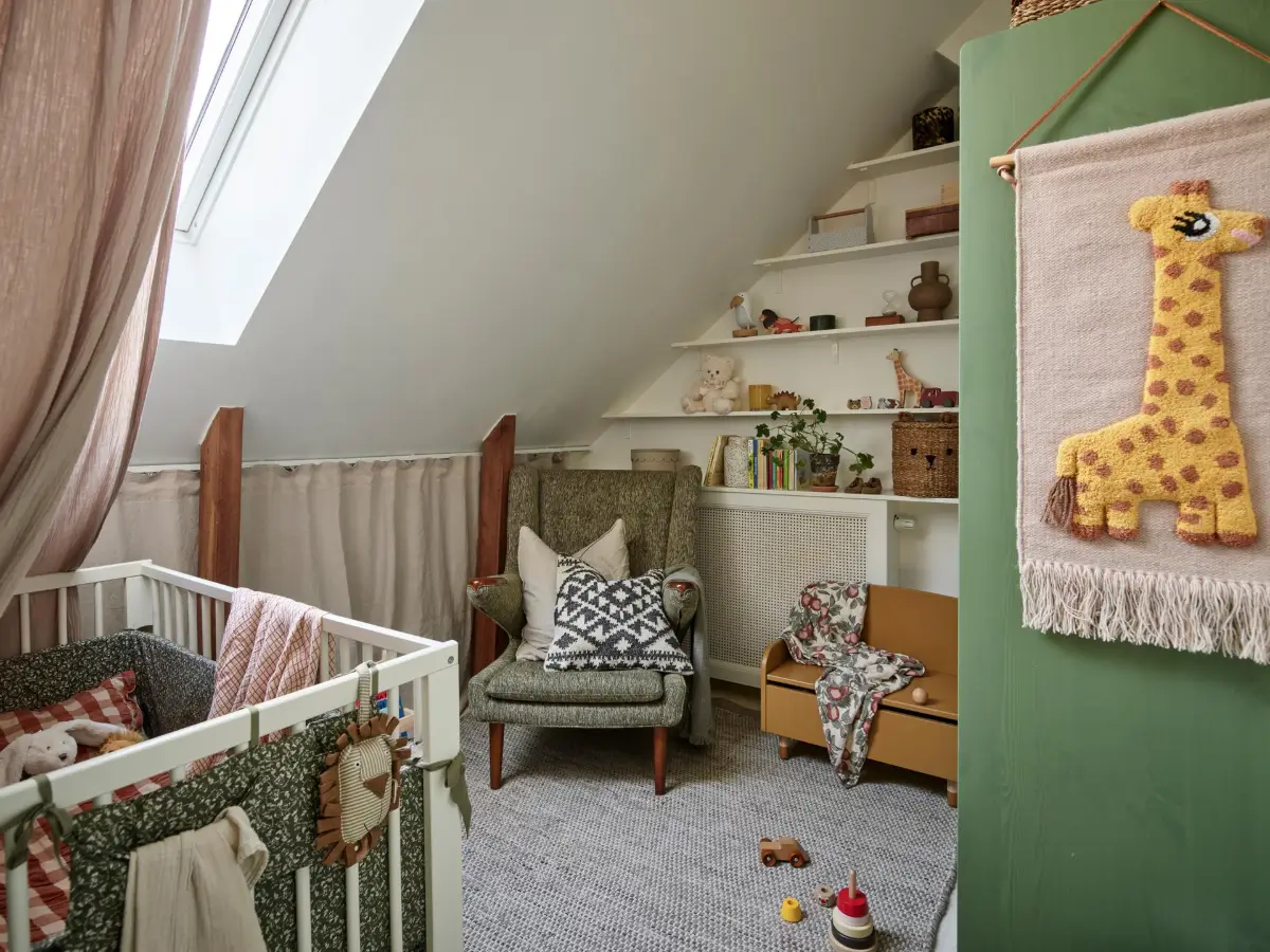 Best of 2025: Children's Rooms 20 cozy nursery slanted ceiling shelves