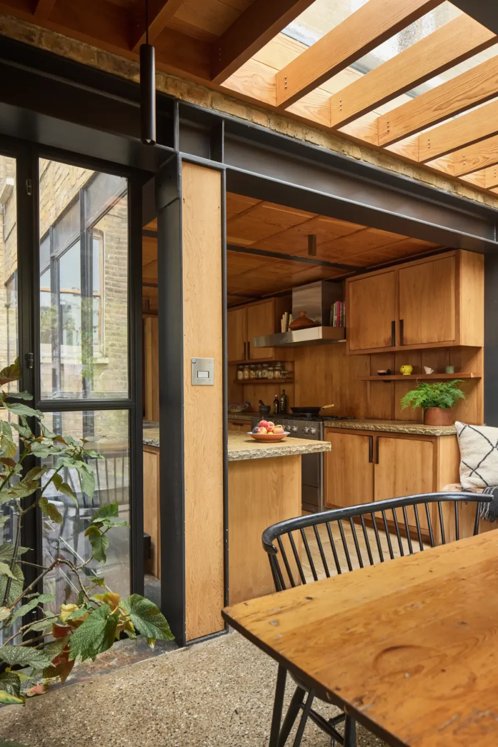 A Japanese-Inspired London Townhouse Designed by Architect Hikaru Kitai 12 japanese-inspired-townhouse-victoria-park-london-nordroom21