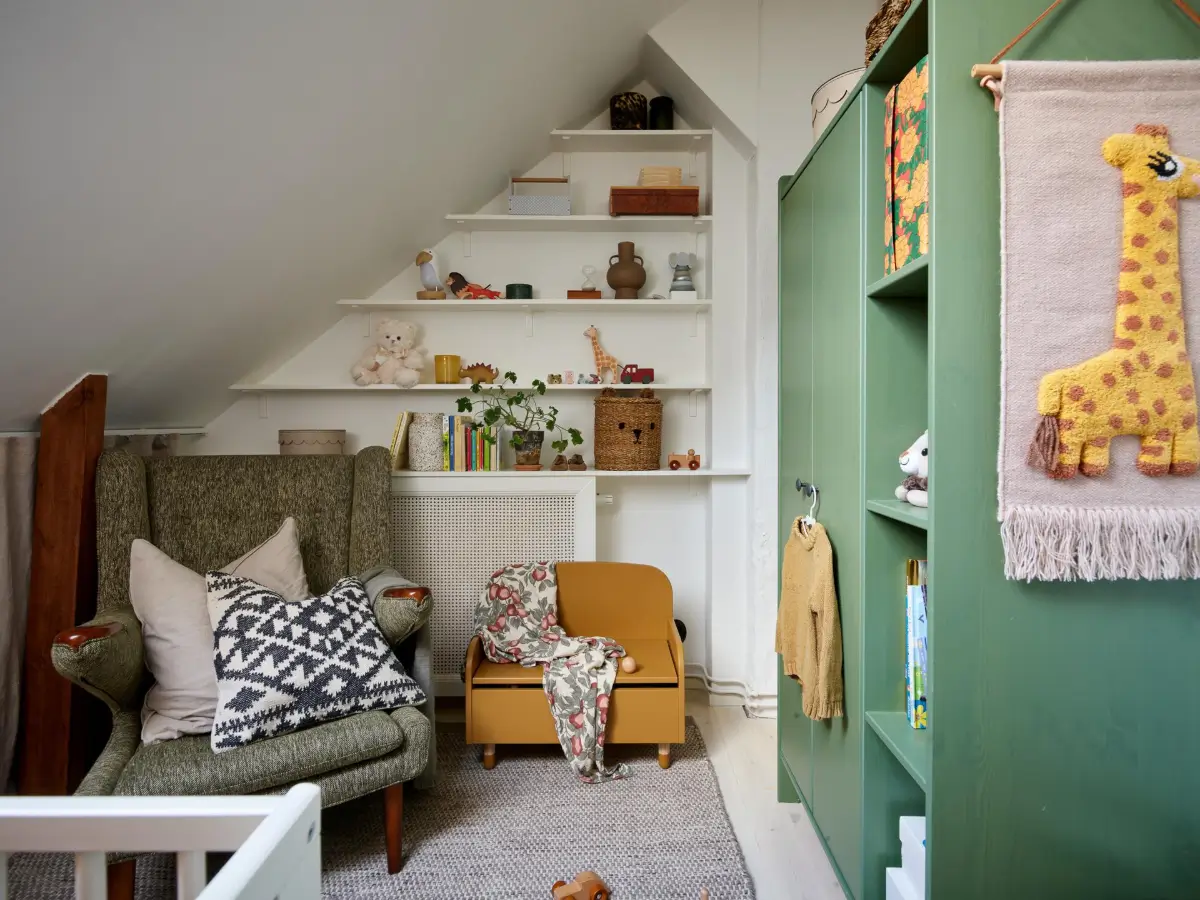 Best of 2025: Children's Rooms 19 nursery built-in shelves green wardrobes