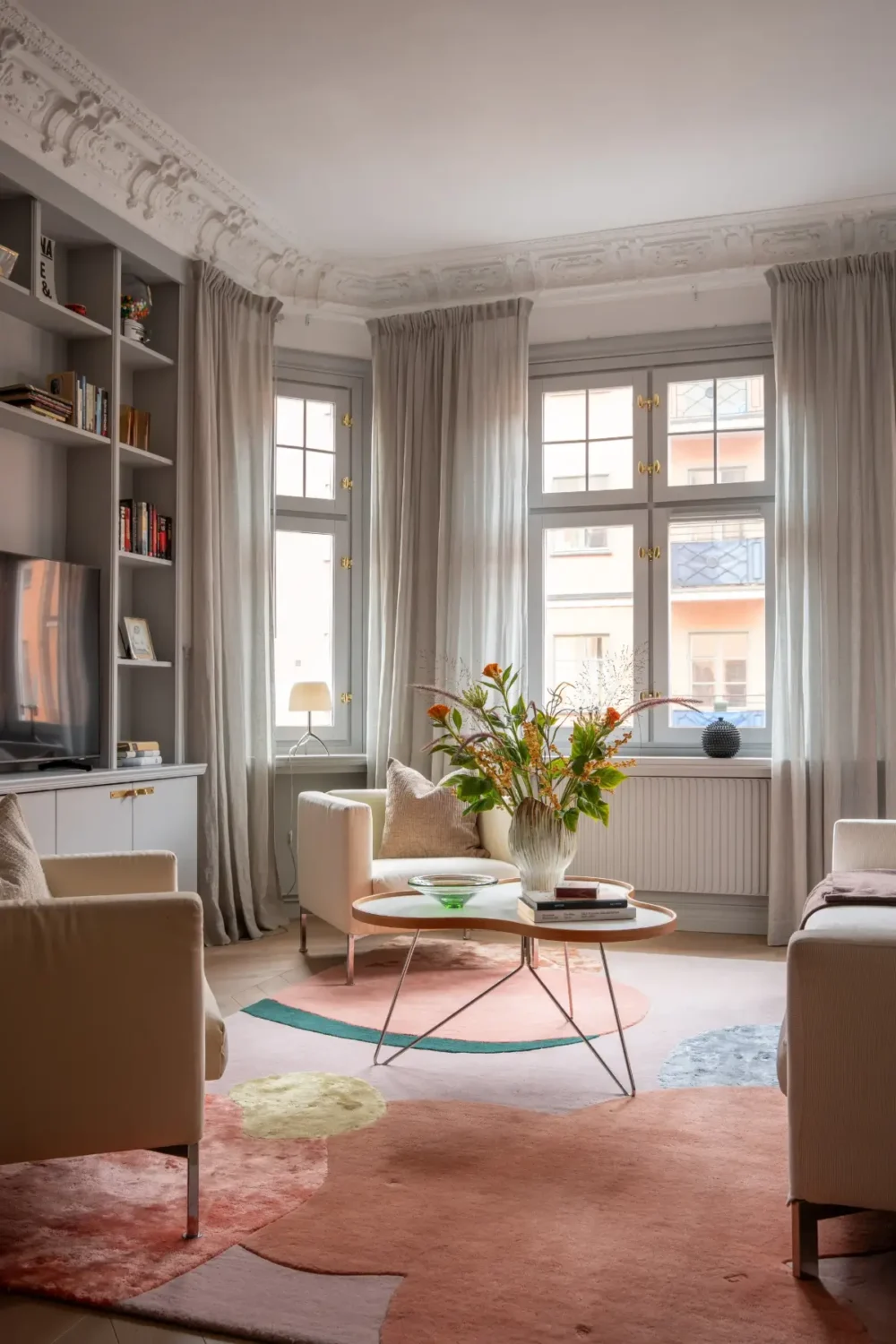 Period Details Meet Contemporary Materials in a Stylish Stockholm Apartment 2 period-details-meets-modern-materials-stockholm-apartment-nordroom29