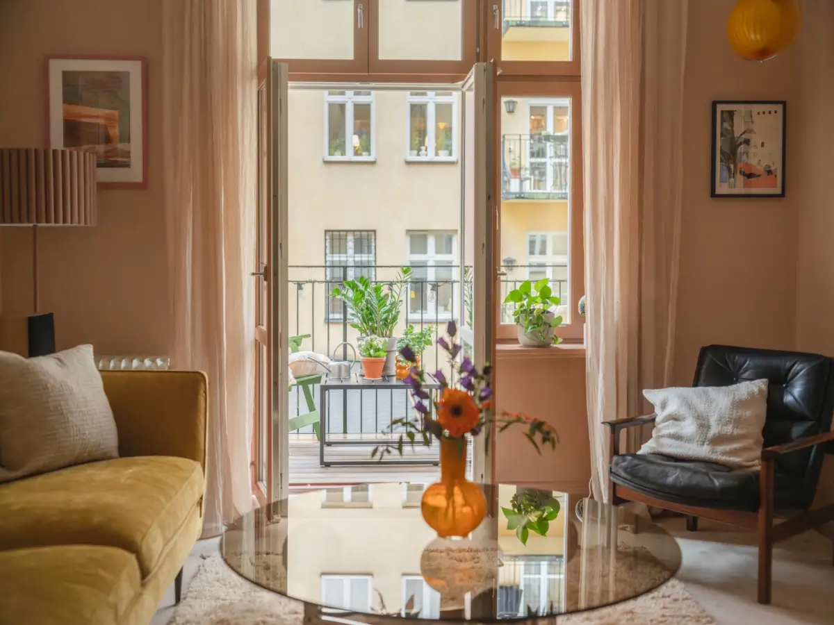 soft-muted-colors-1910-stockholm-apartment-nordroom26