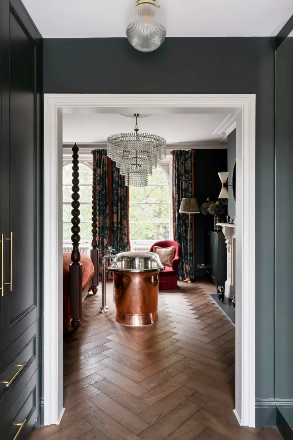 Contrasting Colors in an Elegant Notting Hill Townhouse 19 stylish-notting-hill-townhouse19