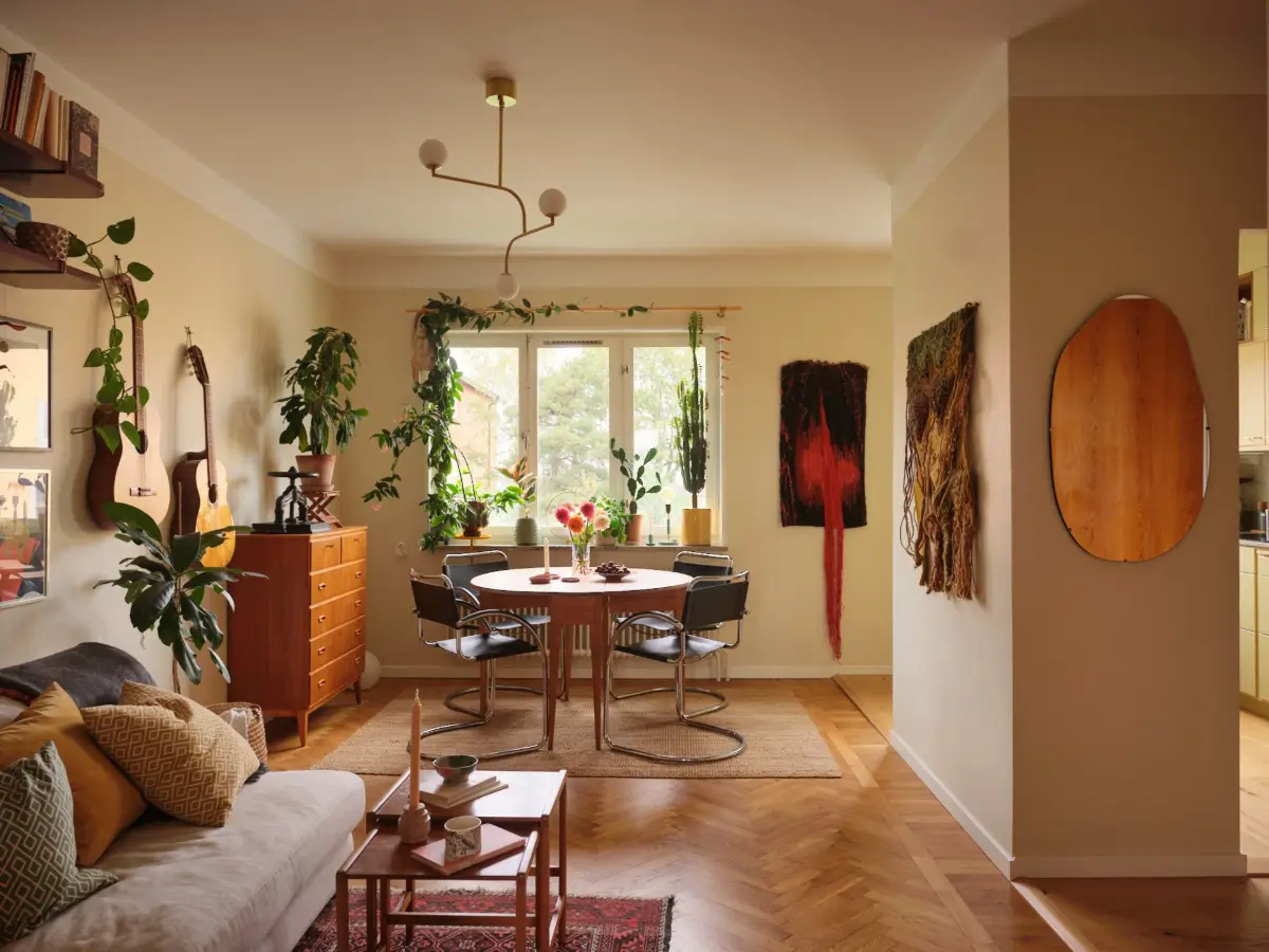 A Light Yellow Kitchen and Period Features in a 1940s Apartment 1 swedish-1940s-apartment-yellow-kitchen-nordroom18