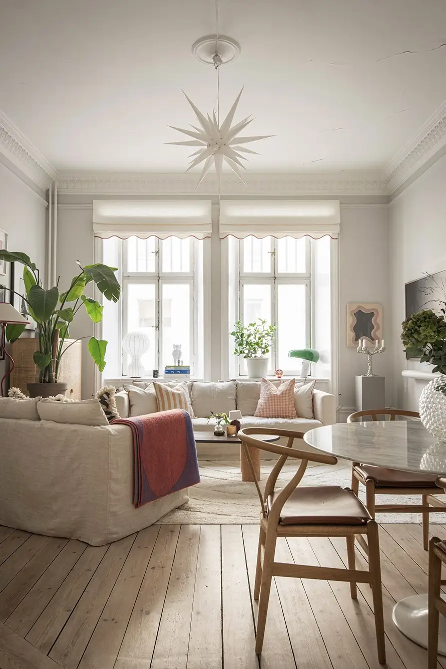 Period Features and a Pink Bedroom in a Turn-of-the-Century Apartment 1 turn-of-the-century-apartment-pink-bedroom