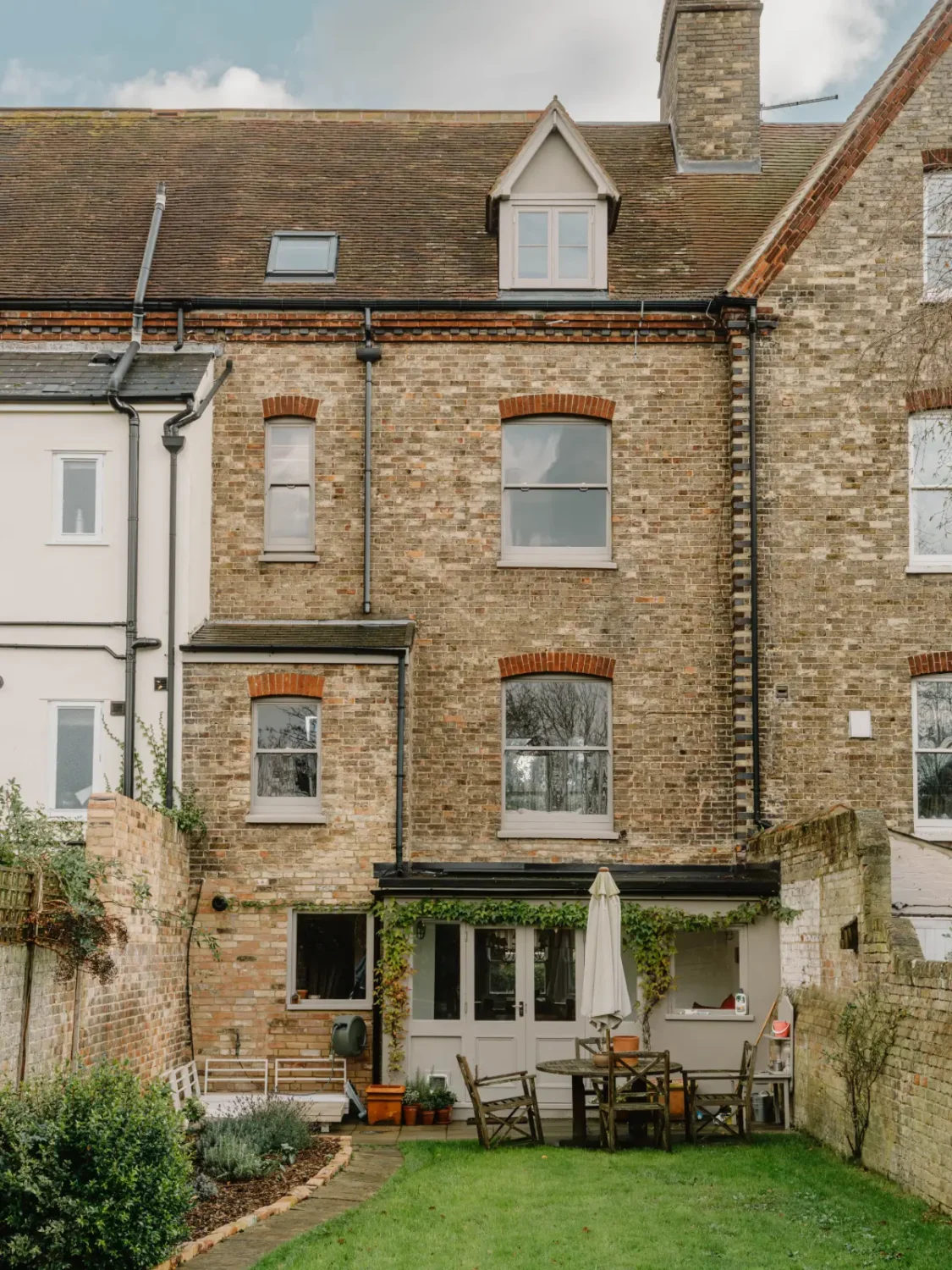 Warm, Earthy Colors in a Renovated Early 20th Century Family Home 27 early-20th-century-family-home-england
