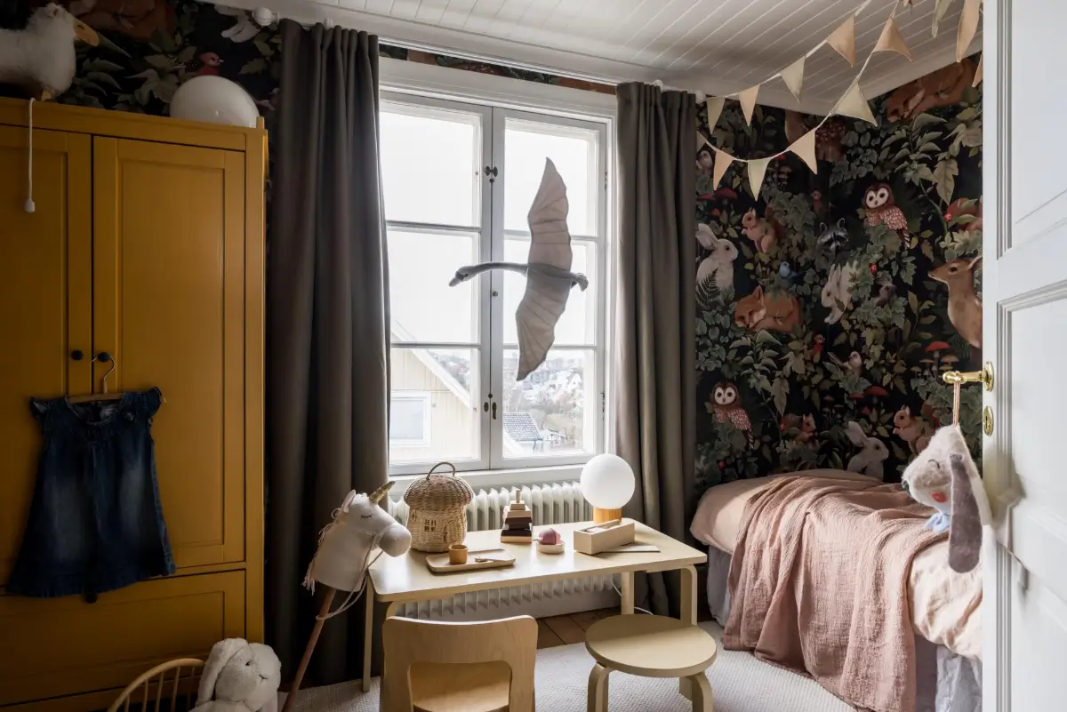 William Morris Wallpapers and Period Features in a Swedish Family Home 36 charm-character-1910-villa-sweden-nordroom