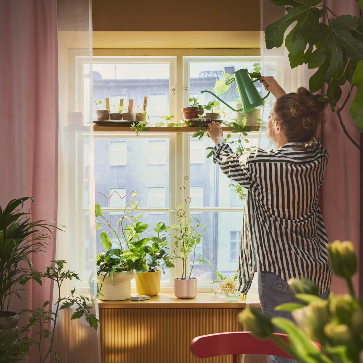 IKEA_DOFTRIPS-shelf-in-front-of-window-nordroom