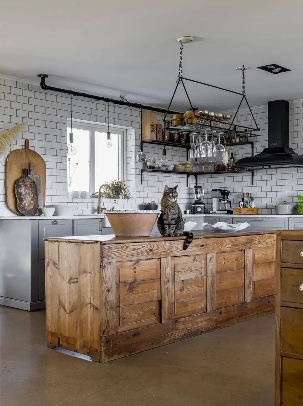 Concrete Floors and a Pitched Ceiling in a South Sweden Country House 6 concrete-floors-natural-materials-south-sweden-home