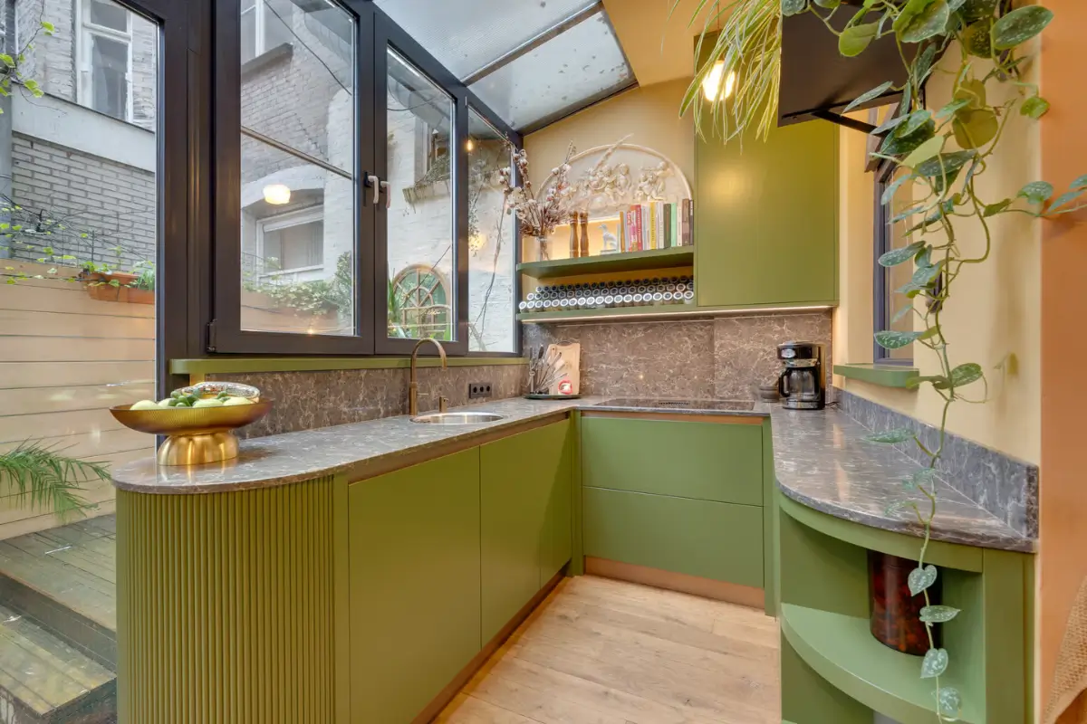 Warm Colors and a Small Garden in a Well-Planned Amsterdam Apartment 11 cozy-well-planned-amsterdam-apartment-small-garden