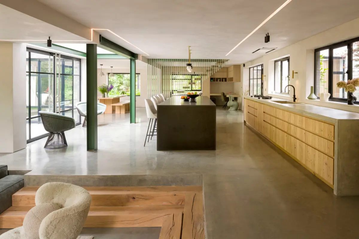 A Bespoke Oak and Concrete Kitchen by Inglish Hall Transforms a Mid-Century Home 1 dulwich-kitchen-inglis-hall-nordroom