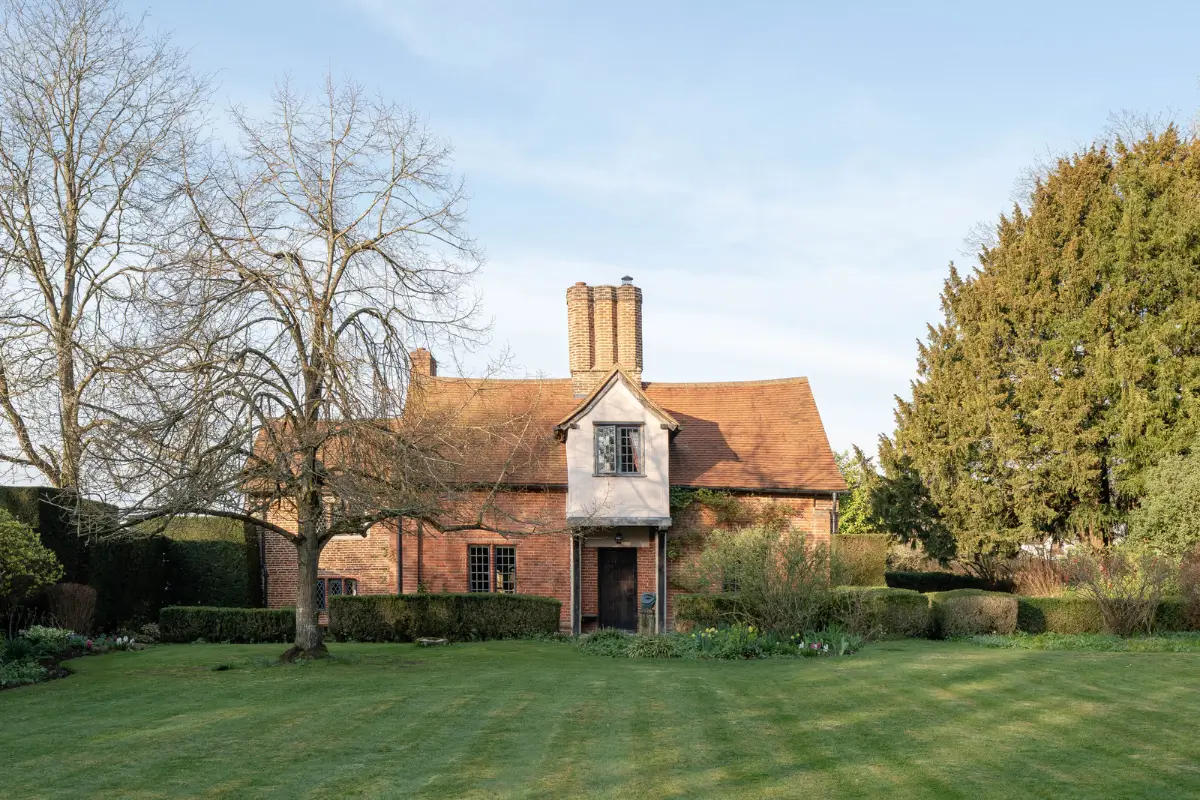 A Mint-Green Kitchen in a 16th-Century English Country House 1 16th-century-country-house-england