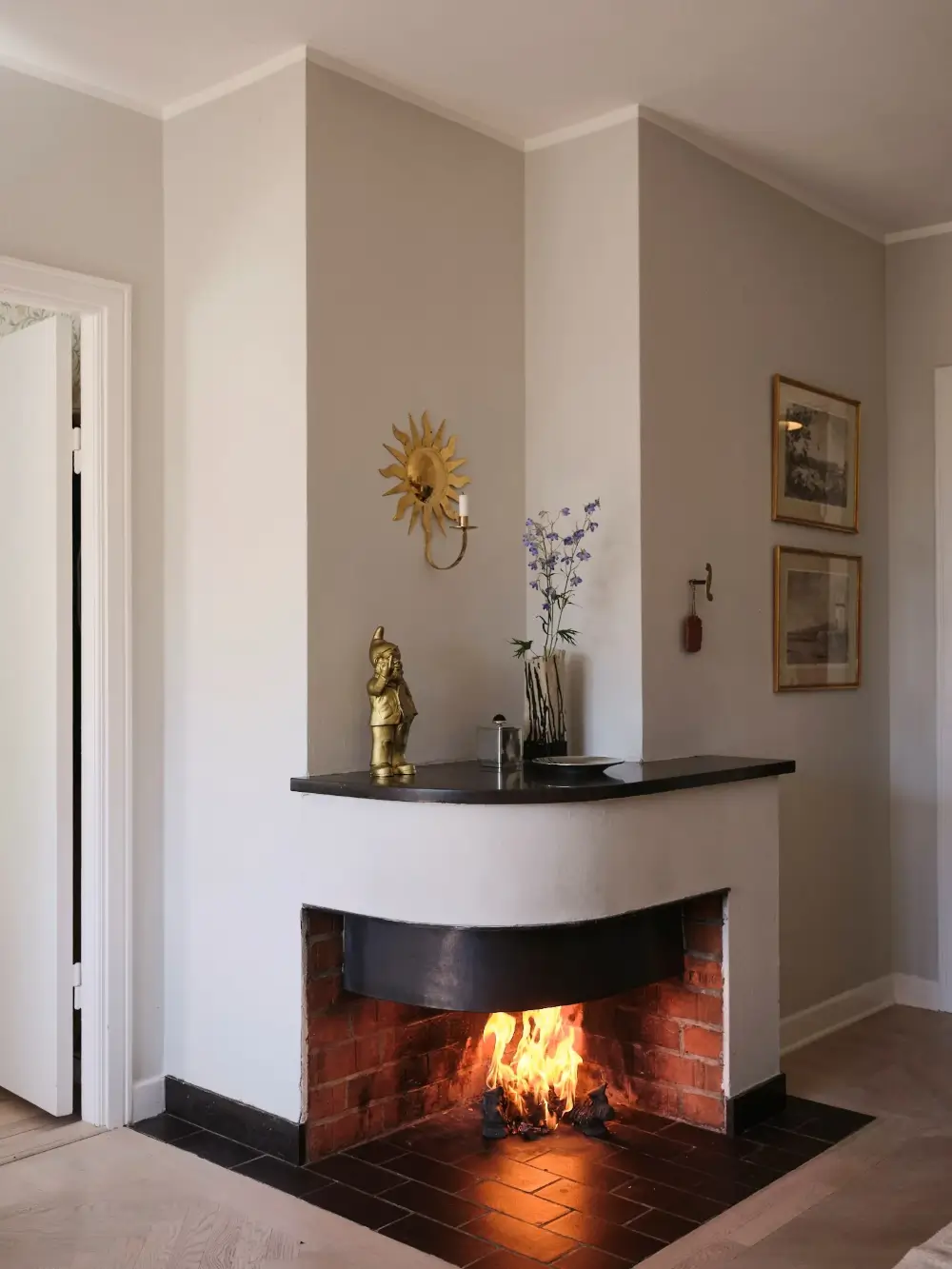 A Harmonious Color and Material Palette in a 1930s Apartment 7 light-filled-renovated-1930s-corner-apartment-stockholm-nordroom