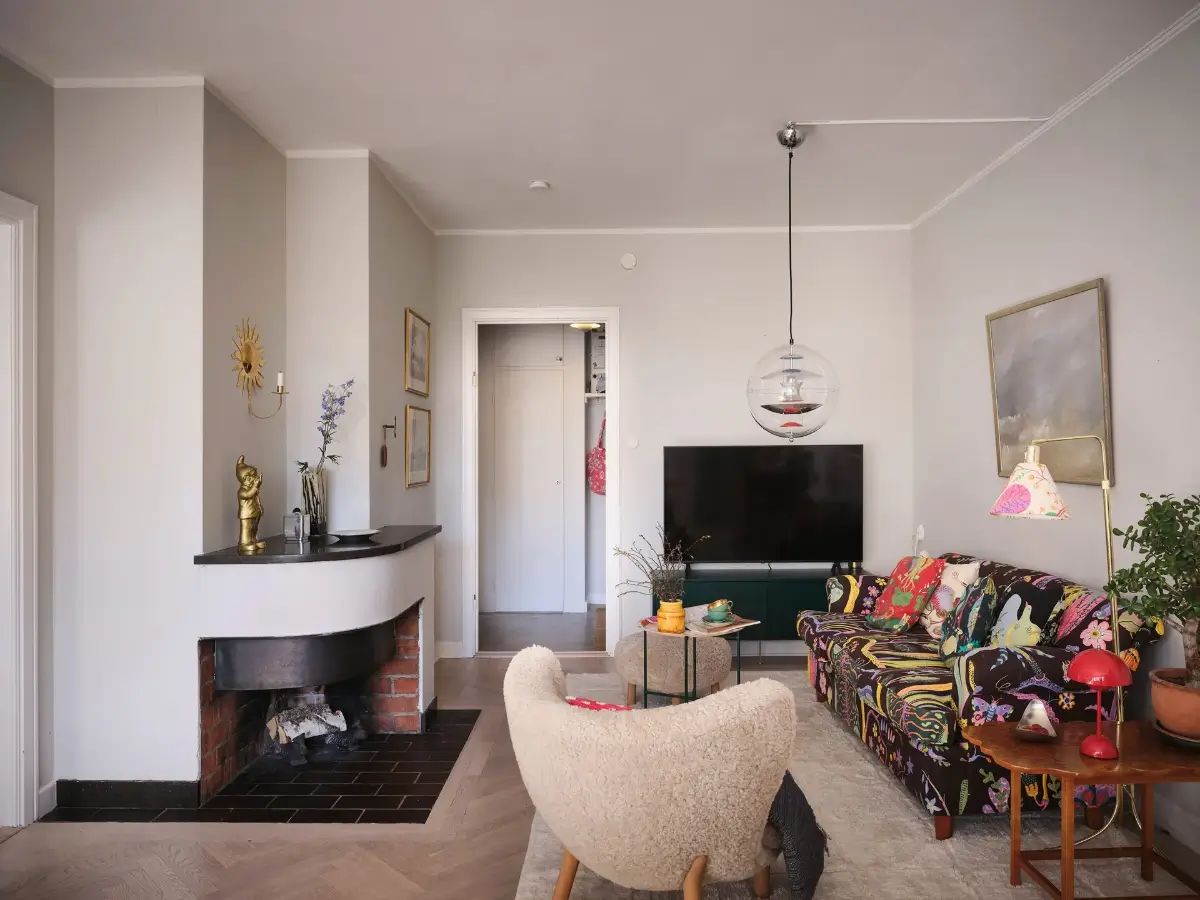 A Harmonious Color and Material Palette in a 1930s Apartment 6 light-filled-renovated-1930s-corner-apartment-stockholm-nordroom