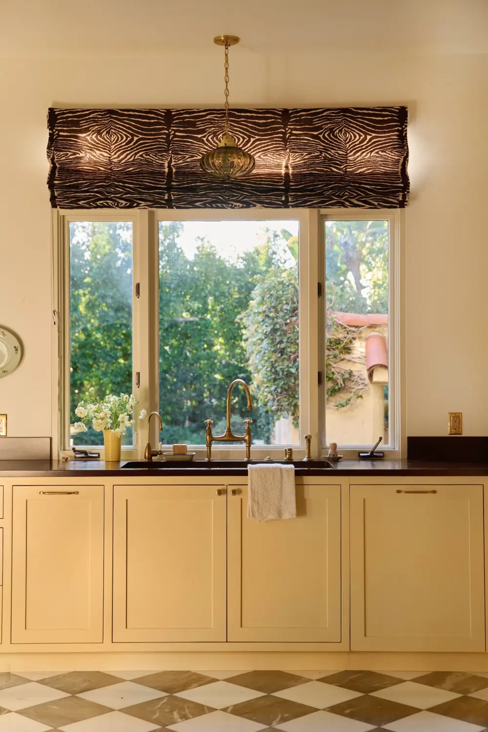 A Butter-Yellow Kitchen and Period Elements in a Spanish-Style LA Home 13 spanish-style-home-hancock-park-los-angeles