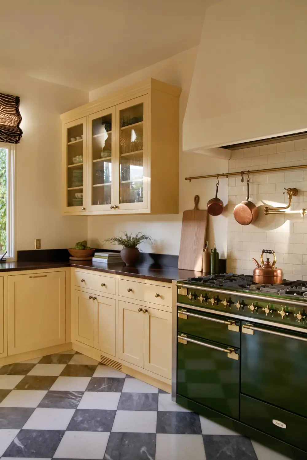 A Butter-Yellow Kitchen and Period Elements in a Spanish-Style LA Home 14 spanish-style-home-hancock-park-los-angeles