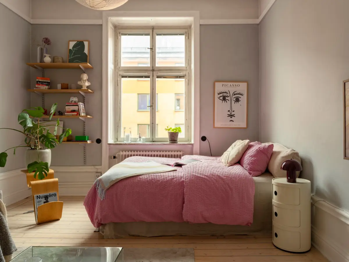 A Stylish Studio Apartment with a Sunny Yellow Kitchen 2 turn-of-the-century-studio-apartment-stockholm-nordroom