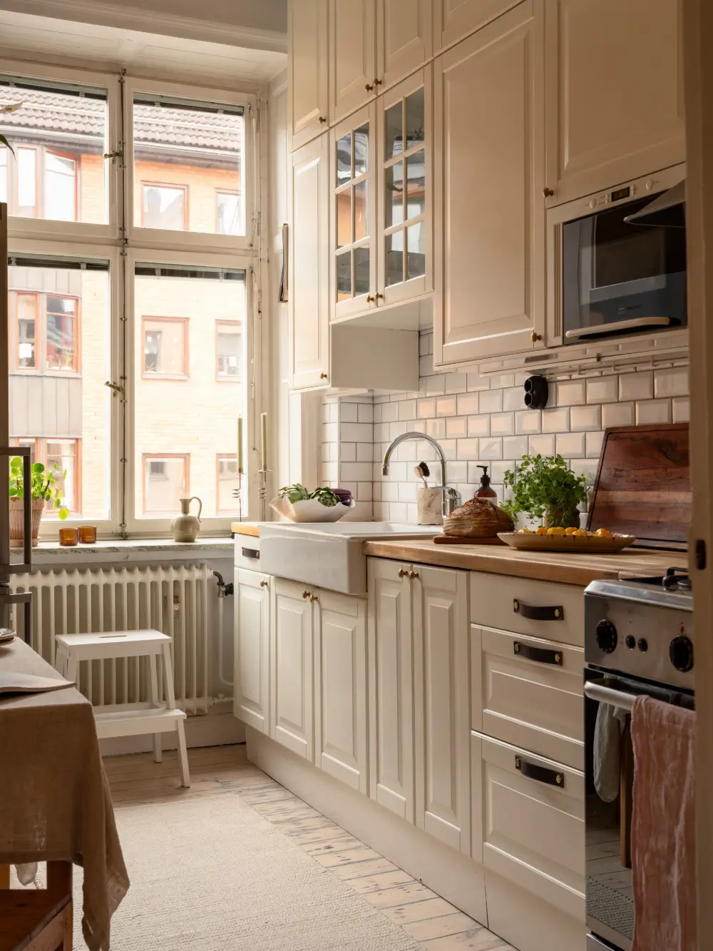 A Stylish Studio Apartment with a Sunny Yellow Kitchen 17 turn-of-the-century-studio-apartment-stockholm-nordroom