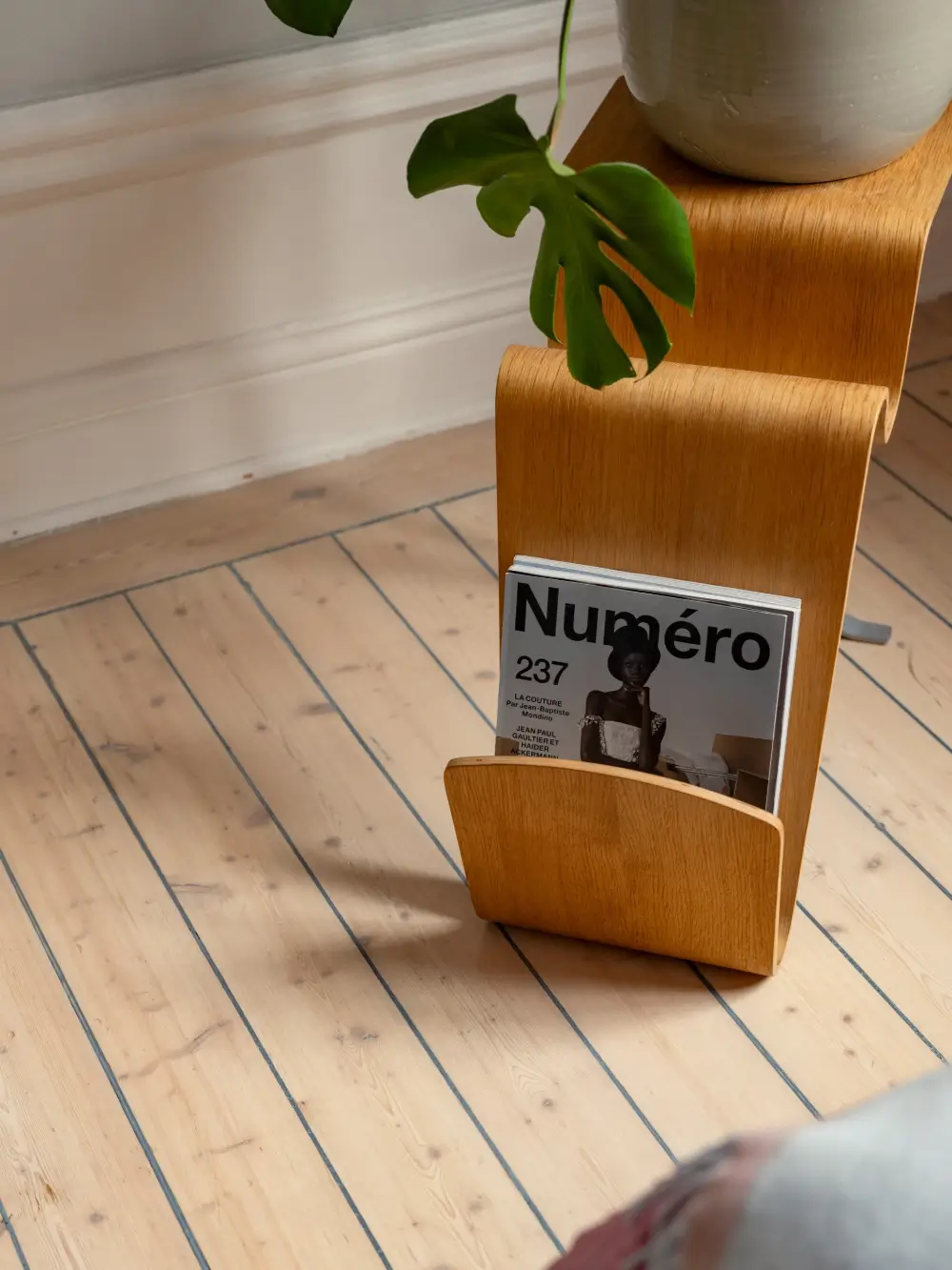 A Stylish Studio Apartment with a Sunny Yellow Kitchen 4 turn-of-the-century-studio-apartment-stockholm-nordroom