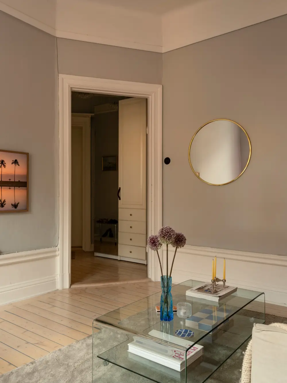 A Stylish Studio Apartment with a Sunny Yellow Kitchen 11 turn-of-the-century-studio-apartment-stockholm-nordroom