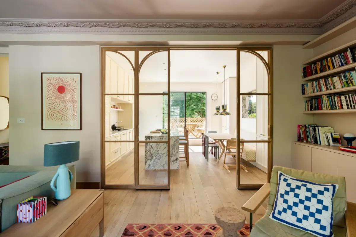 Colorful Mediterranean-Inspired Interiors in a Luxury London Home 5 Mediterranean-influenced-interiors-holland-park-home