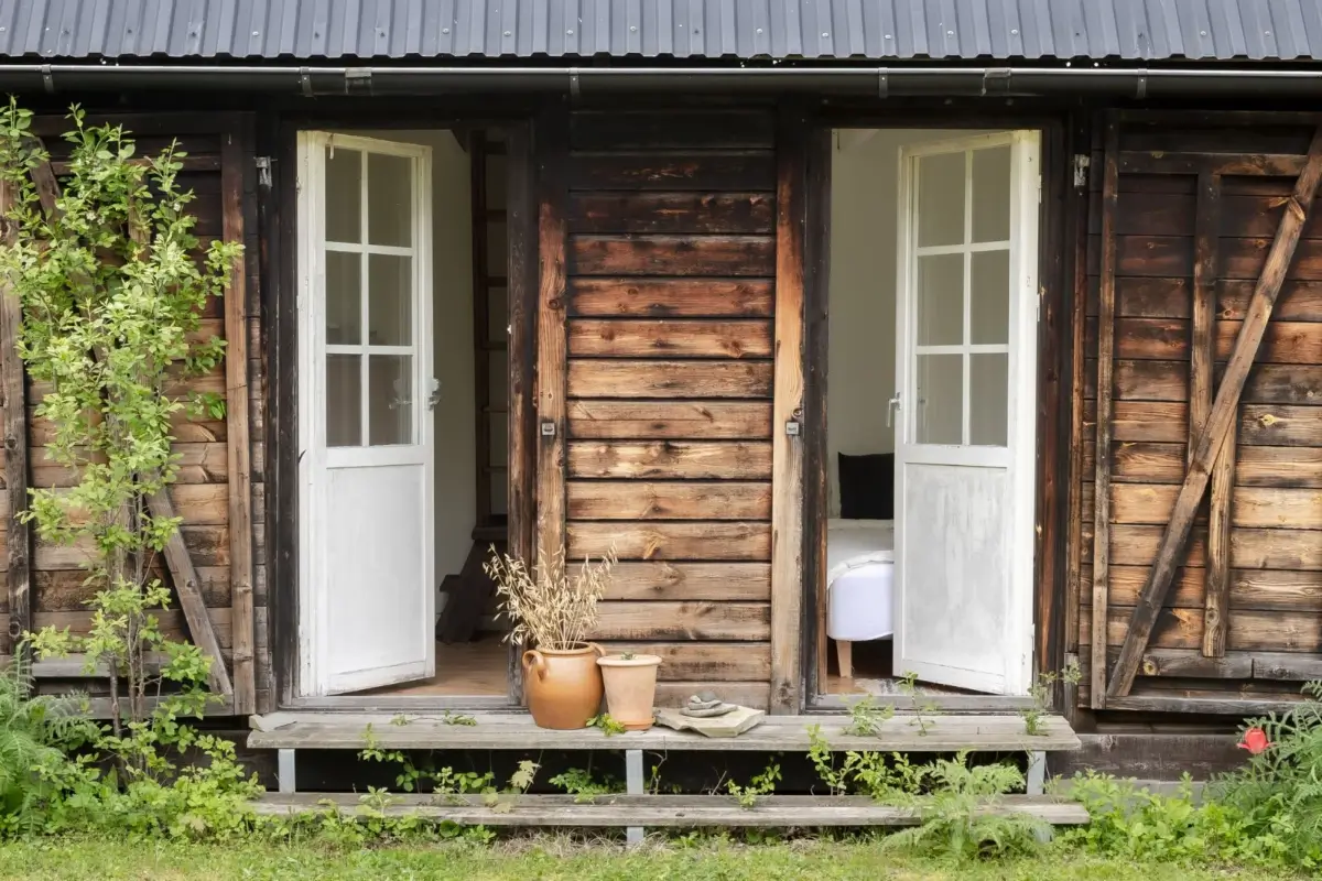 A Renovated Early 20th-Century Farmhouse on Gotland 27 charming-summer-house-swedish-island-gotland