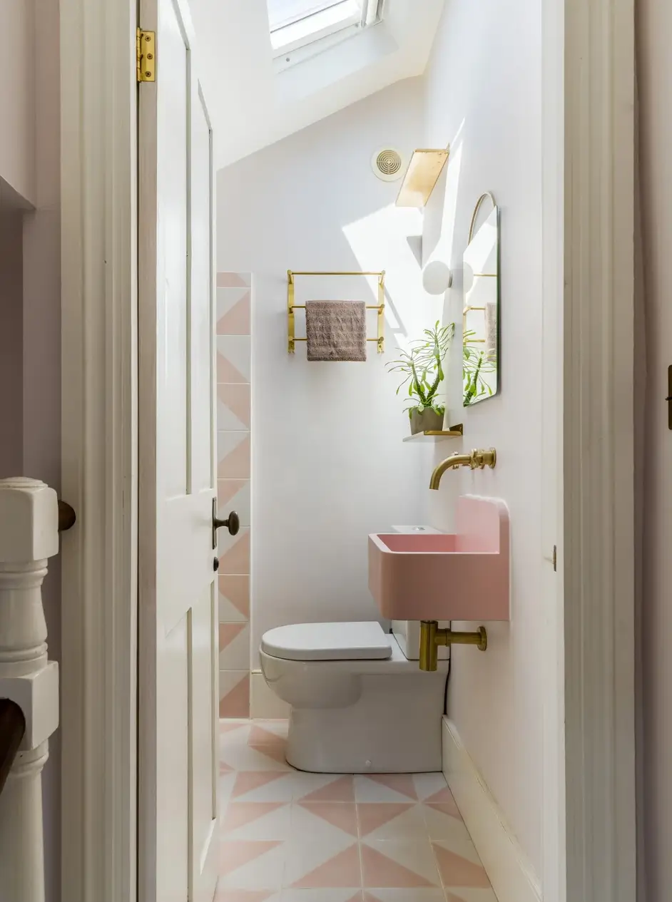 A Colorful Victorian Family Home with a Glazed Extension 42 colorful-renovated-victorian-house-london