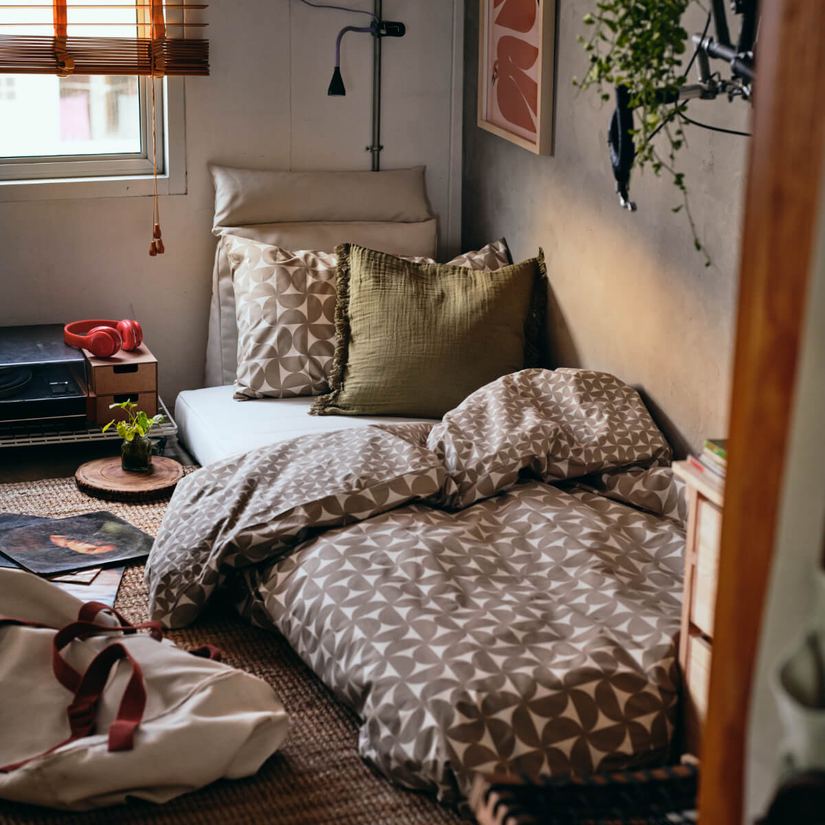 IKEA KOMPISHÄNG: Affordable, Multifunctional, and Moveable Furniture 5 foldable-bed-IKEA-KOMPISHANG-collection-nordroom