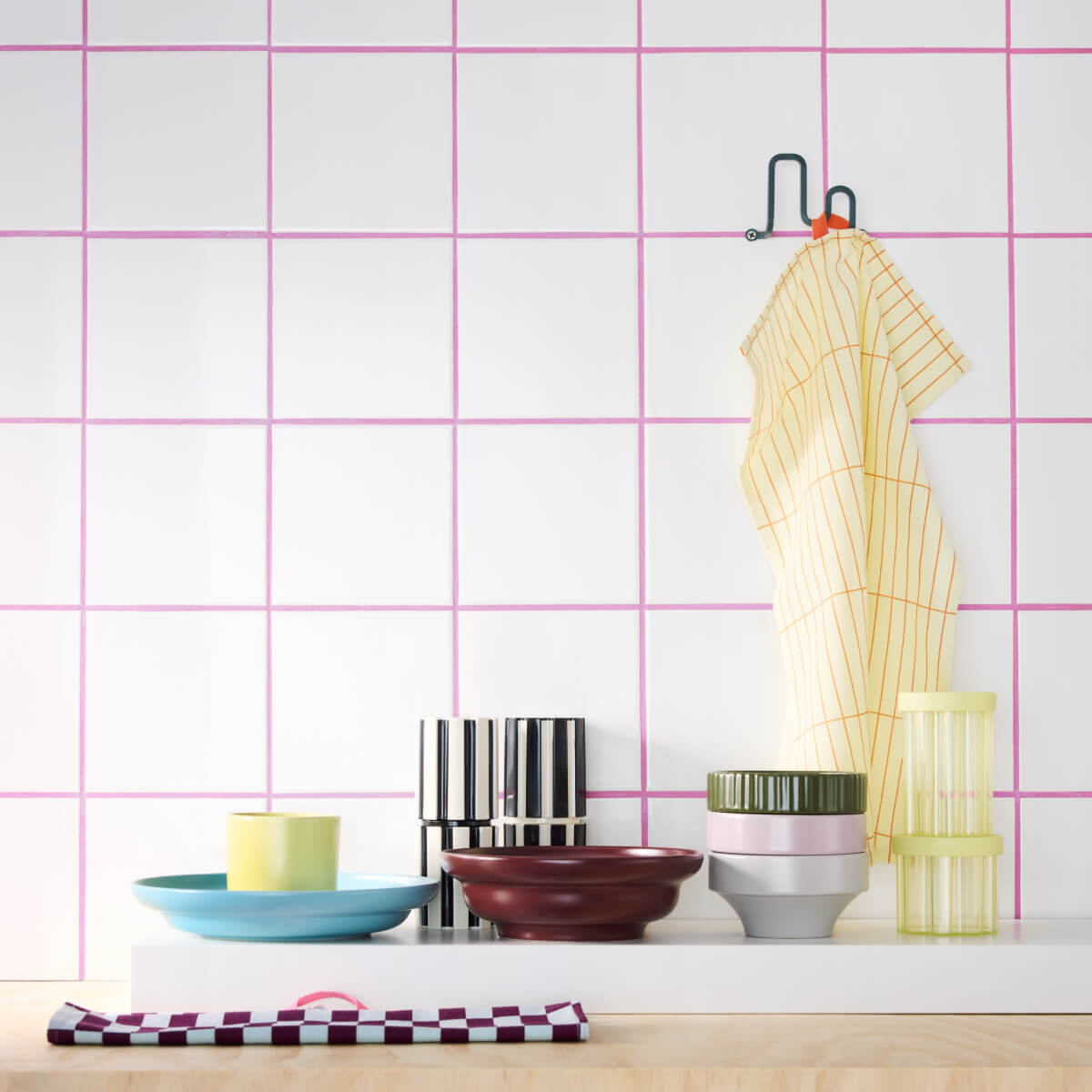IKEA SPJUTLILJA: Colorful Dinnerware That Adds Personality to Your Dining Table 16 “When it came to designing a tableware set for everyone who is young at heart, my inspiration came from the ceramics I collected when I decorated my first home. I lived small, loved color, and was always looking for affordable, personal products that turn simple meals into something more.
I love mixing expressions when I set the table, the more color, the better! With the SPJUTLILJA series, I wanted to create a playful series that I would like to own. I hope you will like it too,” says designer Juliette Szott.