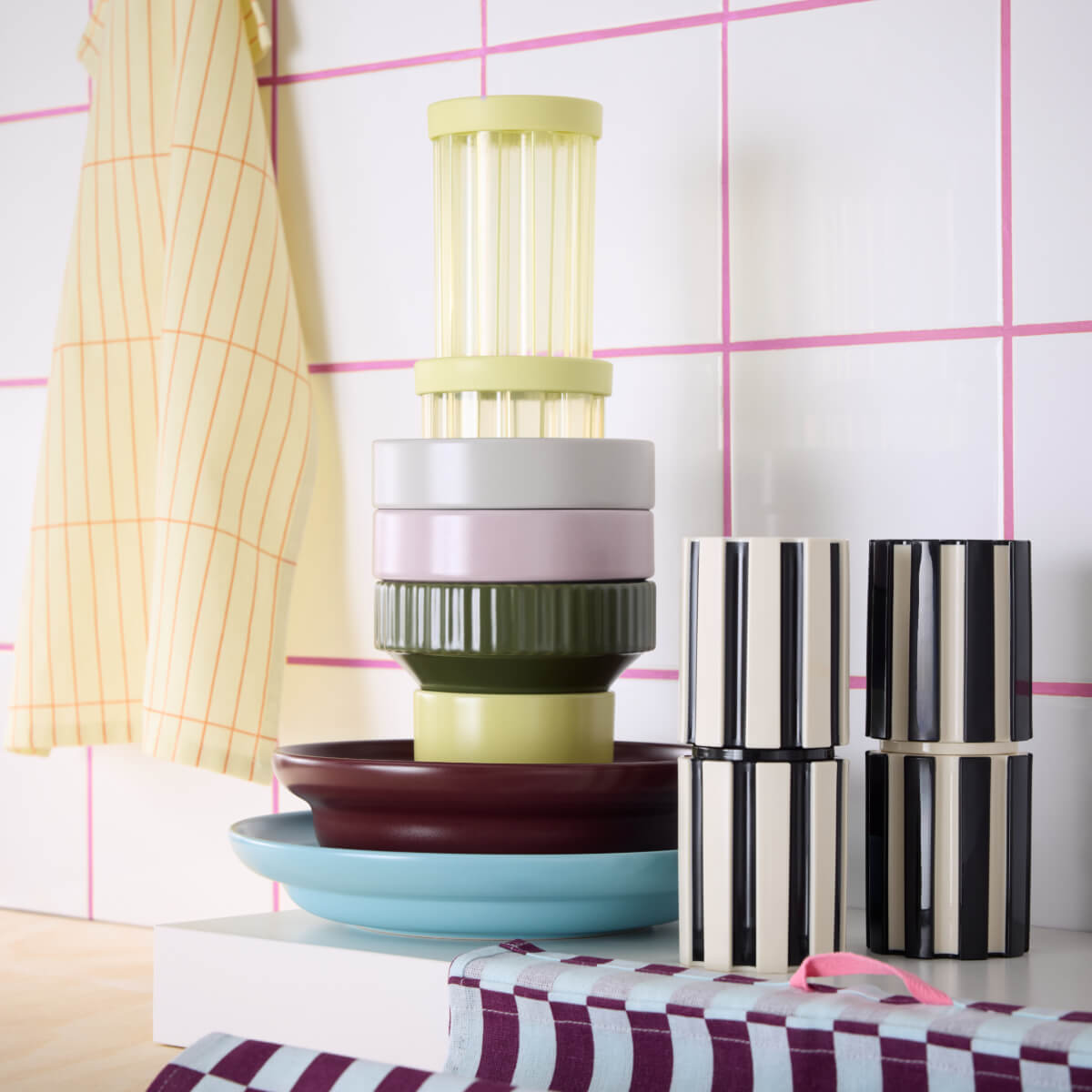 IKEA SPJUTLILJA: Colorful Dinnerware That Adds Personality to Your Dining Table 2 ikea-SPJUTLILJA-kitchen-dining-collection-nordroom