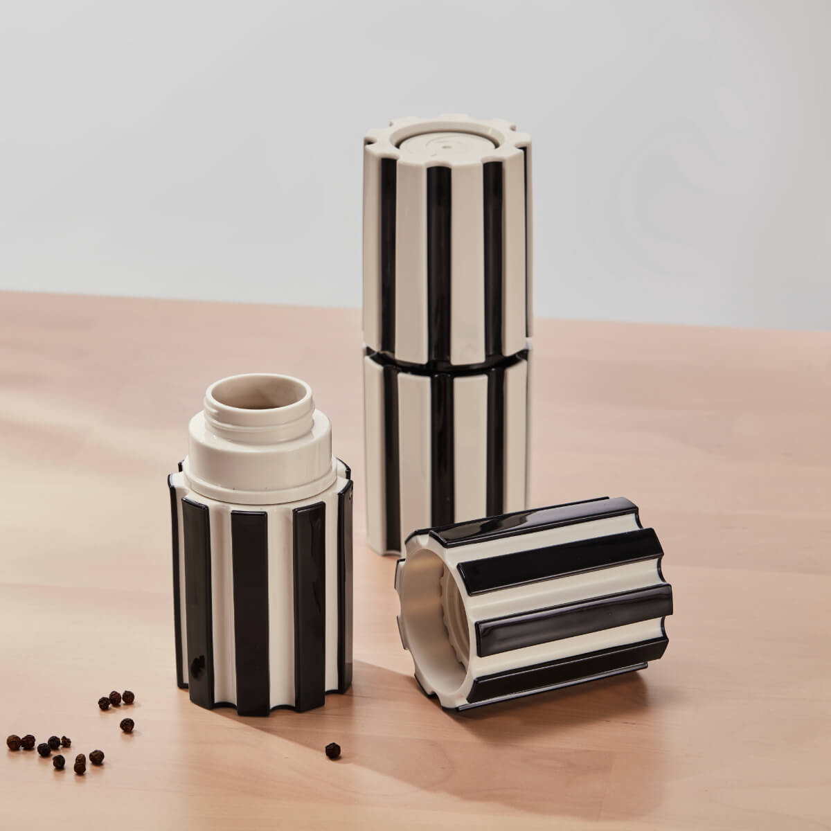 IKEA SPJUTLILJA: Colorful Dinnerware That Adds Personality to Your Dining Table 14 ikea-SPJUTLILJA-kitchen-dining-collection-nordroom