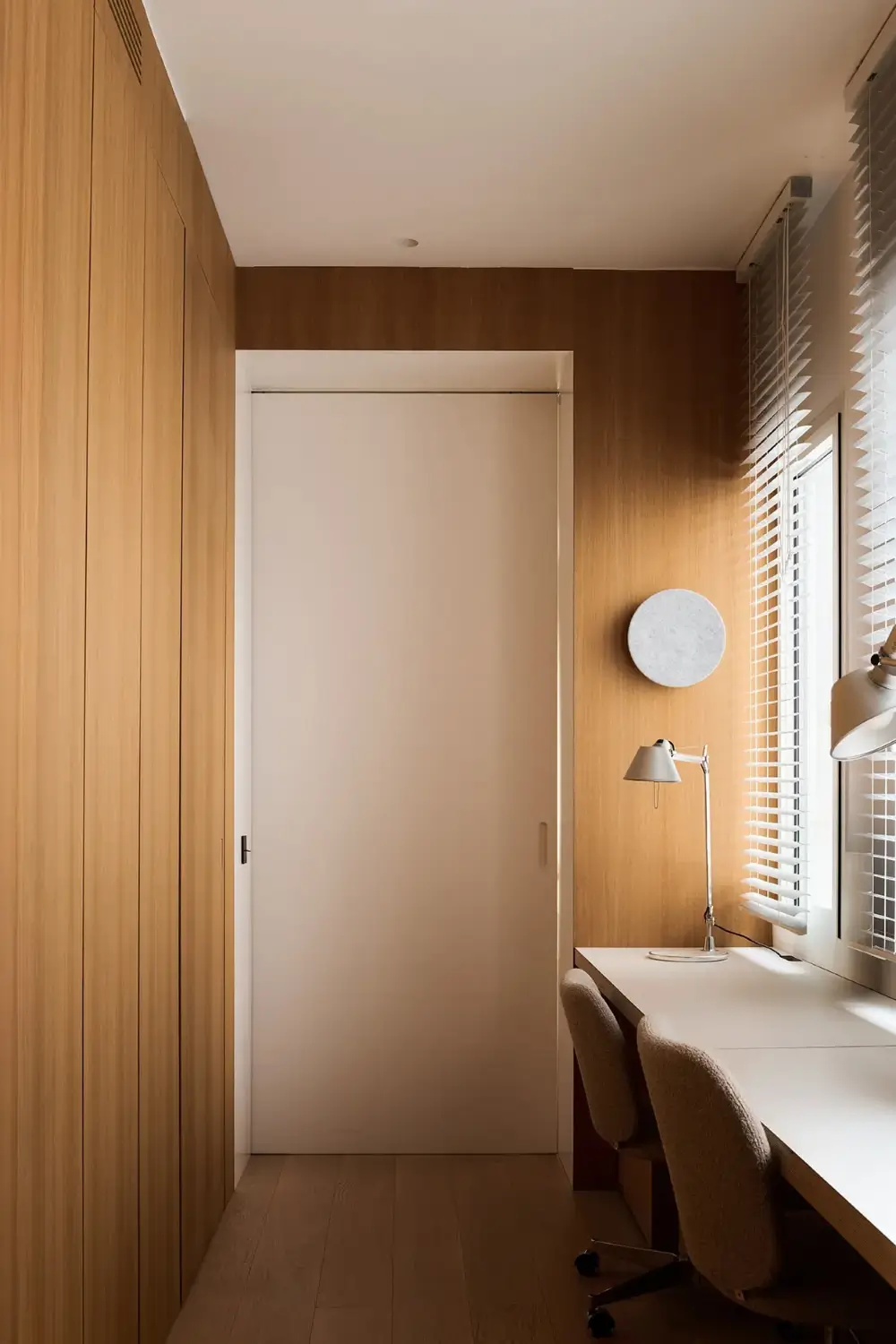 A Multifunctional Hall and Smart Storage in a Modern Madrid Apartment 14 modern-renovated-apartment-1940s-building-madrid-nordroom