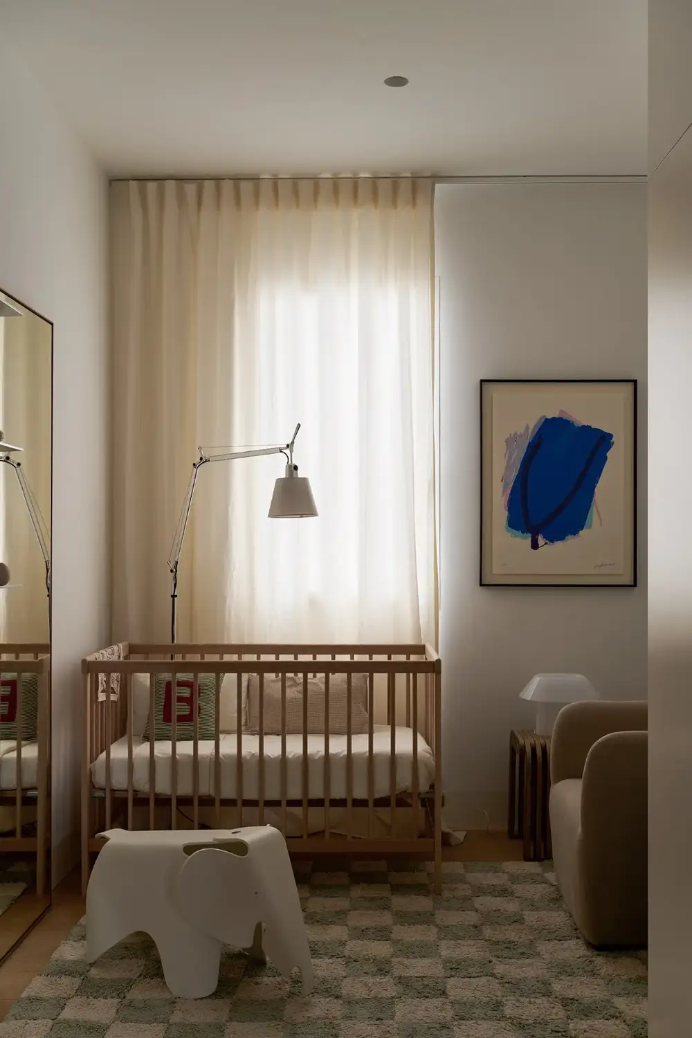 A Multifunctional Hall and Smart Storage in a Modern Madrid Apartment 20 modern-renovated-apartment-1940s-building-madrid-nordroom