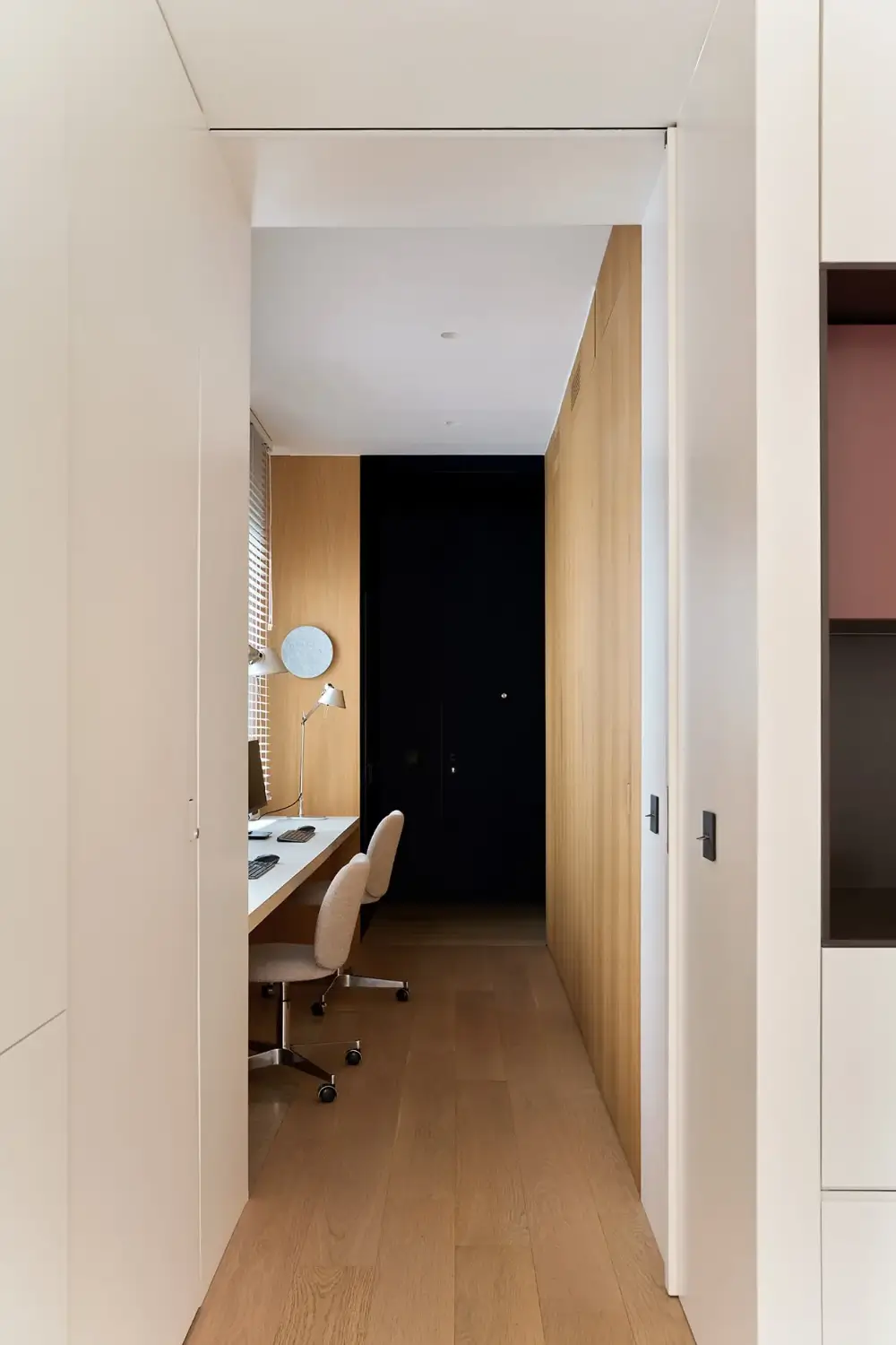 A Multifunctional Hall and Smart Storage in a Modern Madrid Apartment 12 modern-renovated-apartment-1940s-building-madrid-nordroom