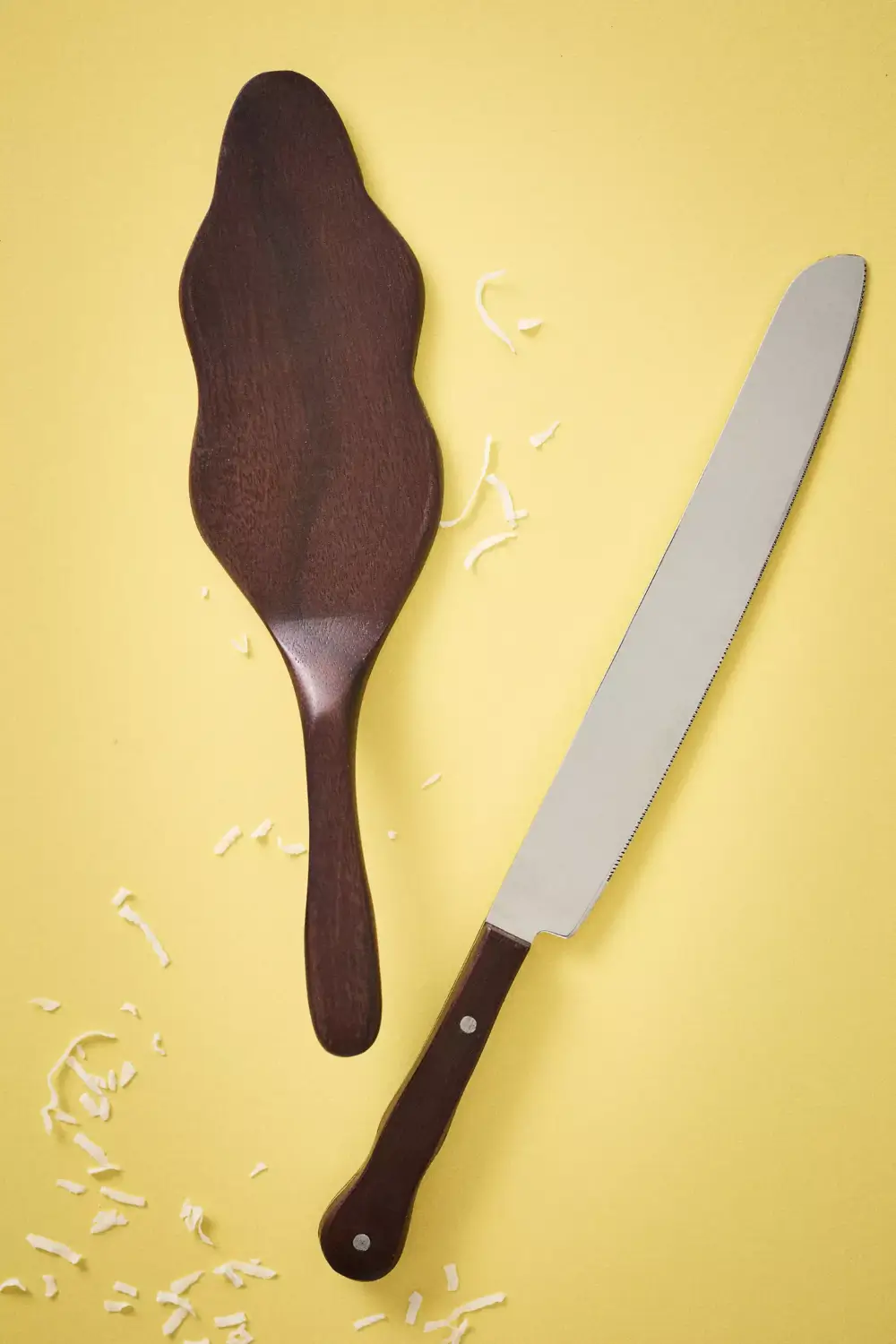 Anthropologie Teams Up with Molly Yeh for a Joyful New Kitchen Collection 19 nordroom-Molly-Yeh-anthropoligie-collection-Boxed-Wood-Serve-Set