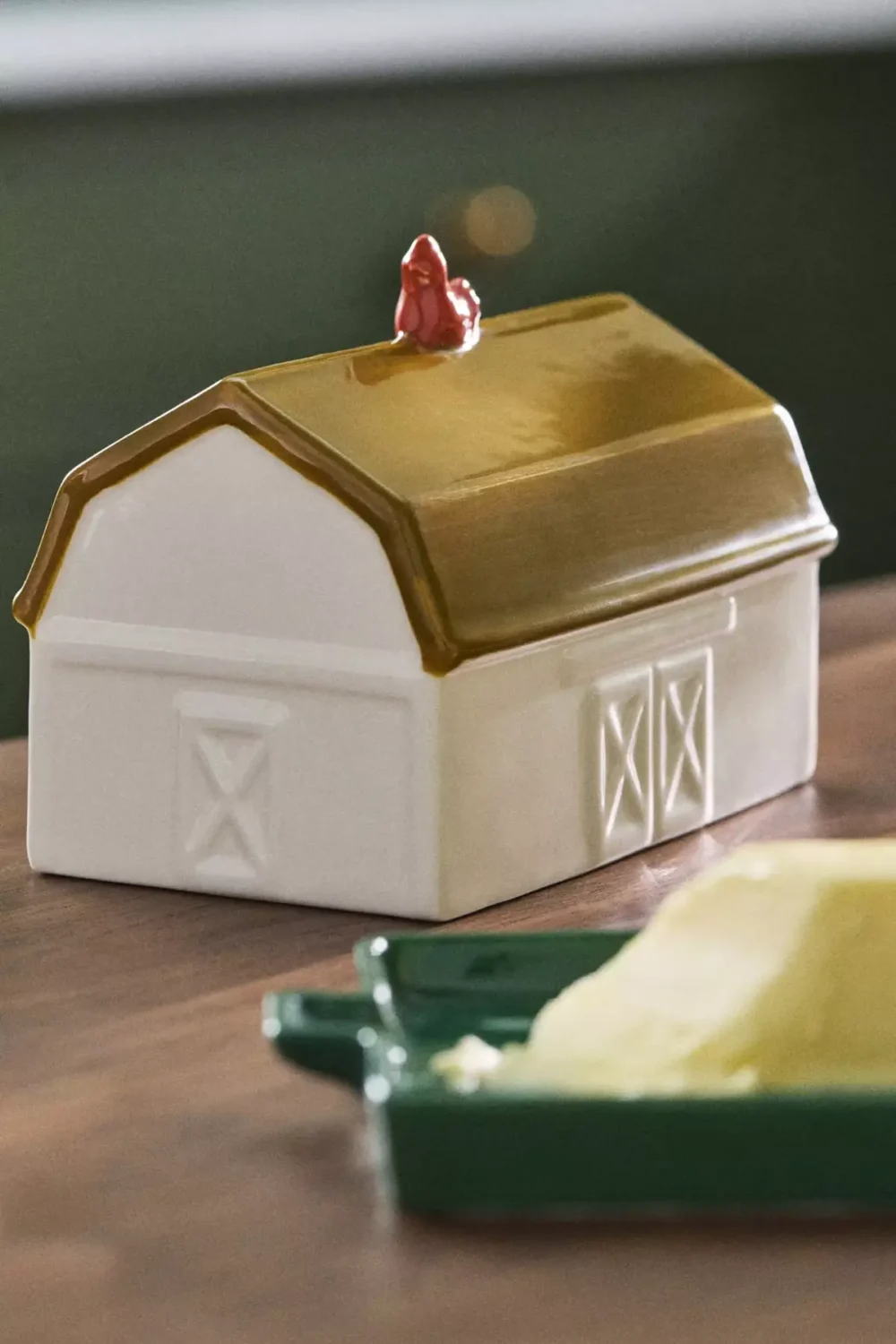Anthropologie Teams Up with Molly Yeh for a Joyful New Kitchen Collection 26 nordroom-Molly-Yeh-anthropoligie-collection-stoneware-barn-butter-dish