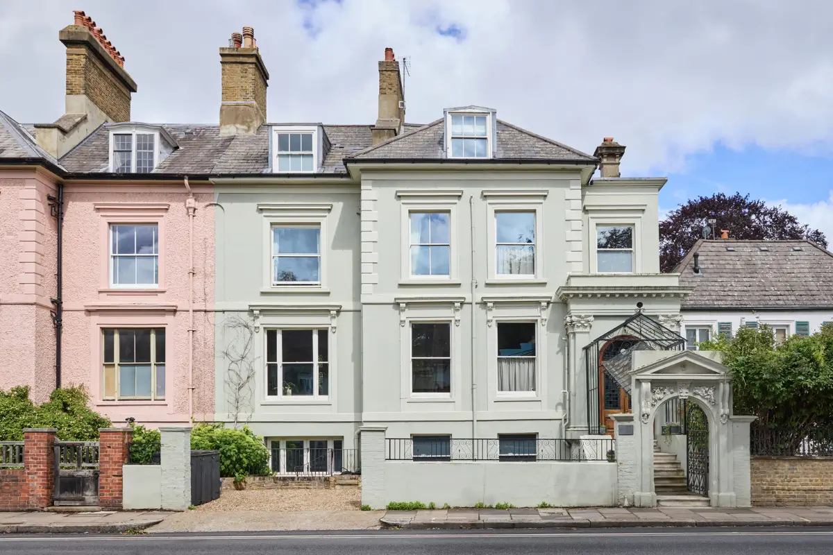 A Grand, Renovated Victorian Family Home on the River Thames in London 40 rich-color-palette-victorian-house-river-thames-london