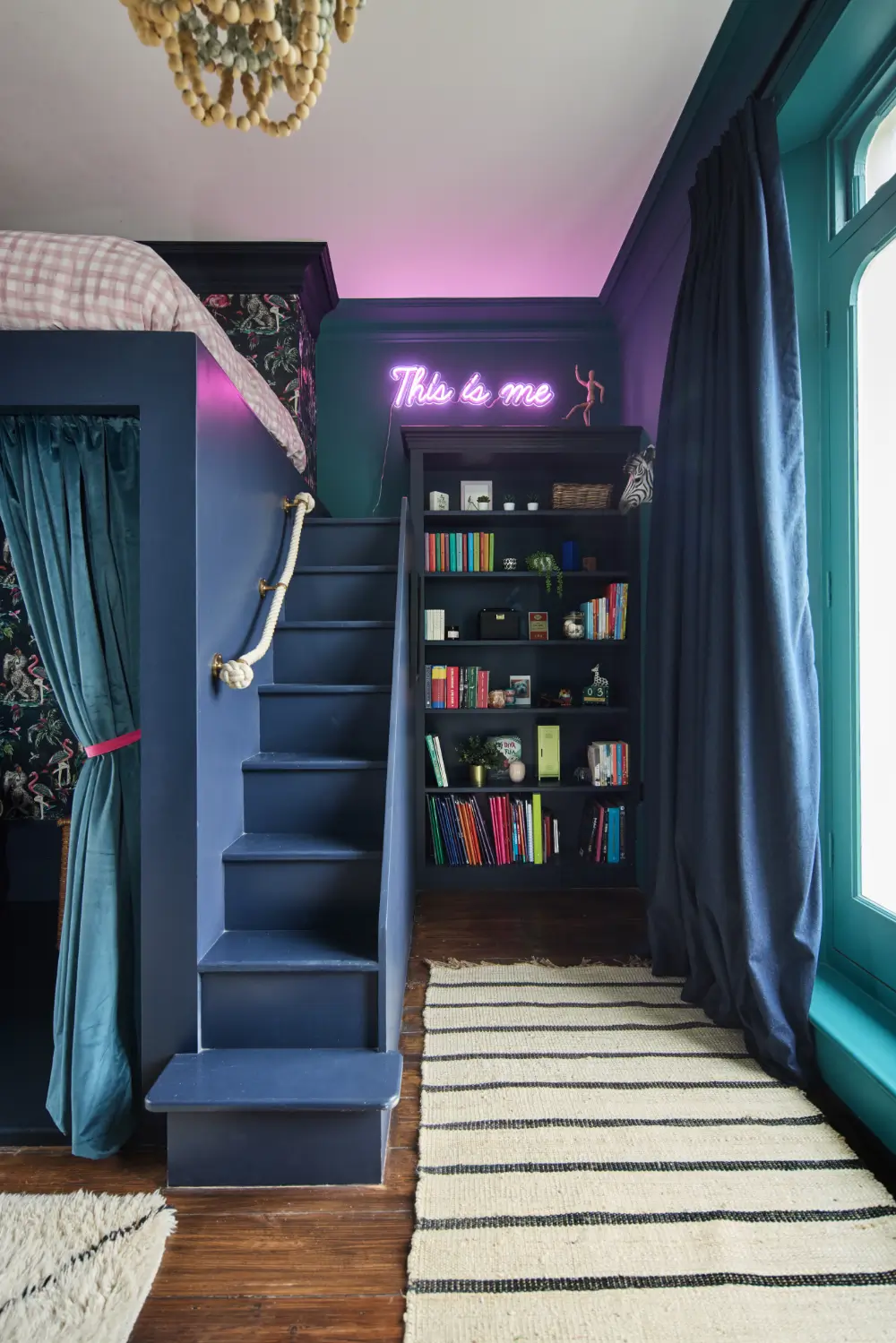 A Grand, Renovated Victorian Family Home on the River Thames in London 25 rich-color-palette-victorian-house-river-thames-london
