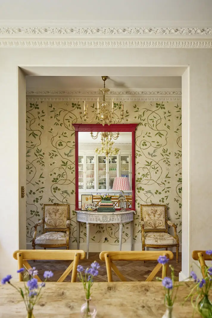 Inside Skye McAlpine's London Townhouse with a Yellow Monet-Inspired Kitchen 7 skye-mcalpine-victorian-london-townhouse-nordroom
