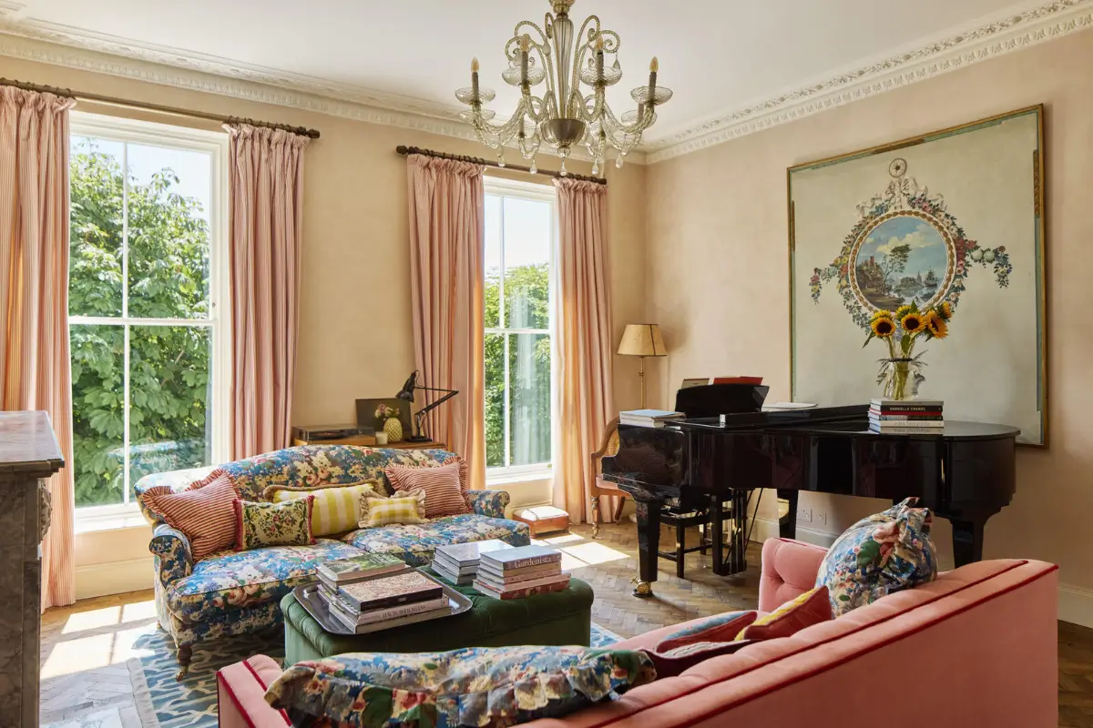 Inside Skye McAlpine's London Townhouse with a Yellow Monet-Inspired Kitchen 2 skye-mcalpine-victorian-london-townhouse-nordroom