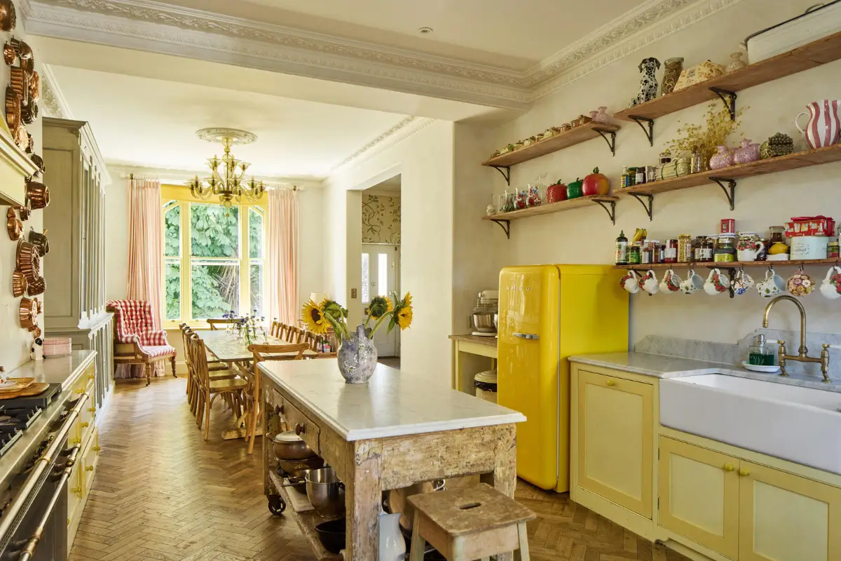Inside Skye McAlpine's London Townhouse with a Yellow Monet-Inspired Kitchen 8 skye-mcalpine-victorian-london-townhouse-nordroom